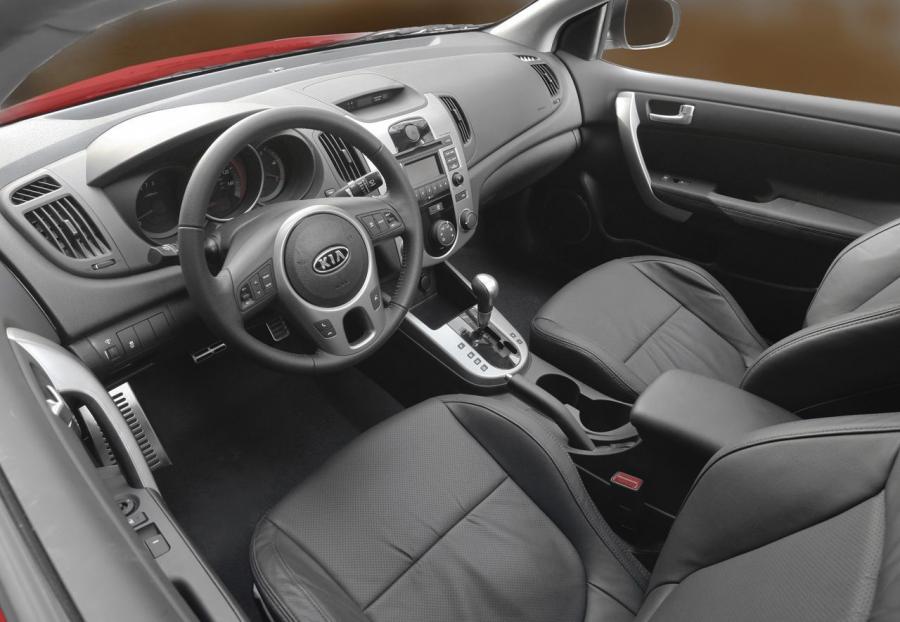  Kia Forte Koup 2009 года  (фото 29 из 169)